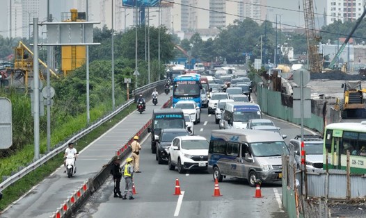 Đóng cao tốc TPHCM – Long Thành, nhiều xe phải quay đầu