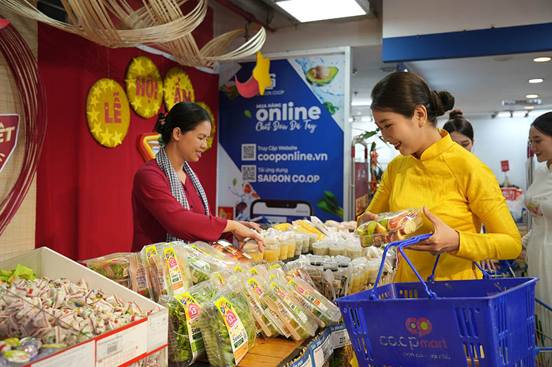 Co.opmart and Co.opXtra also organize many exciting activities on weekends. Photo: Saigon Co.op