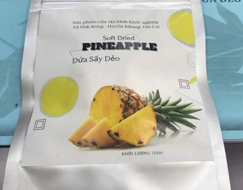 Eyeless pineapples are being sought by the district authorities to build a brand and sell the product. Photo: Thanh Tuan  