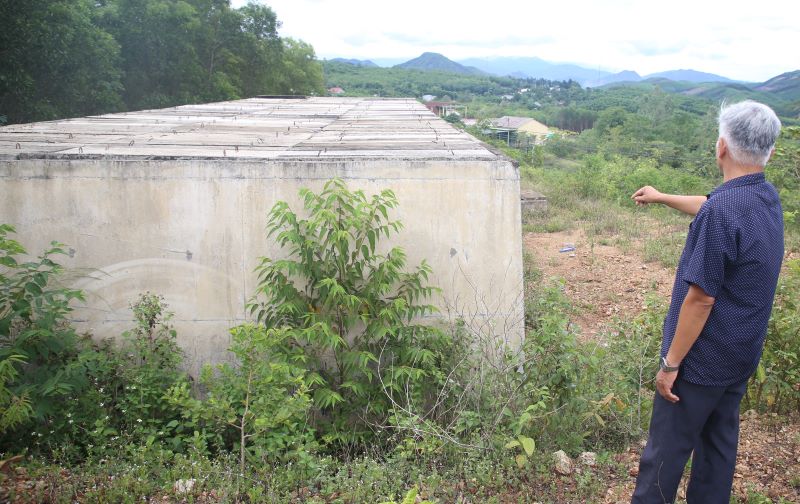 The water tank was in the wrong location and was not used for a long time after it was built. Photo: Hung Tho.