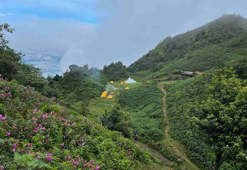 On the occasion of National Day holiday 2.9, many tourists came to Sau Chua to experience and camp. Photo: Hai Tran