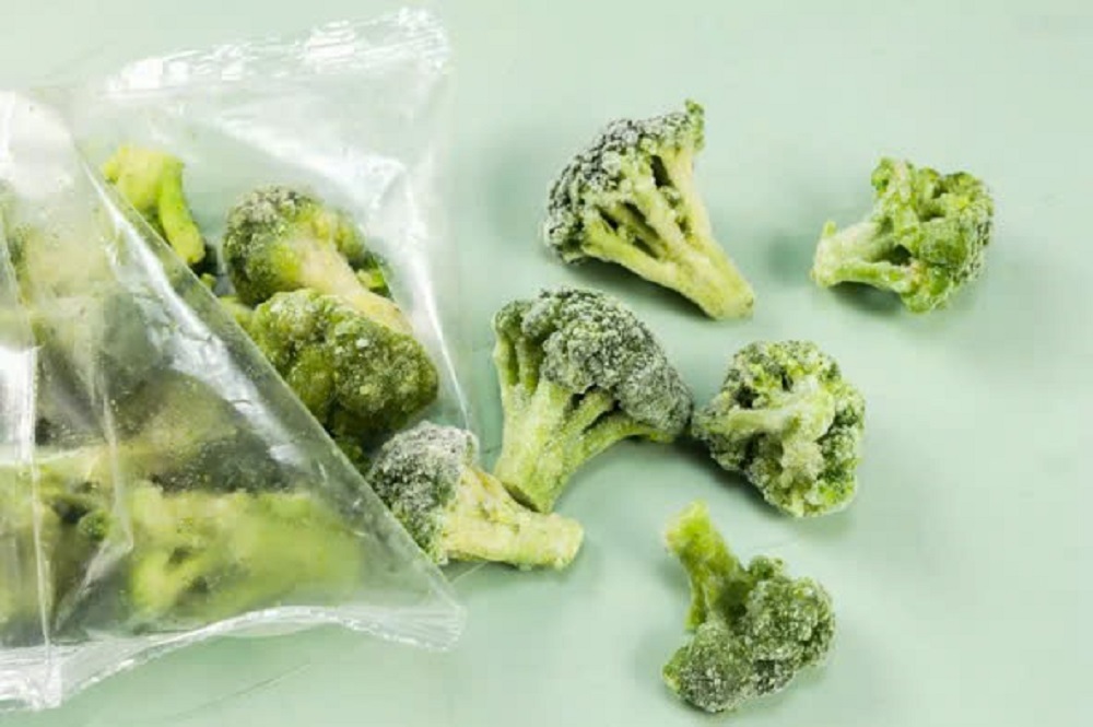 Frozen foods help control blood sugar. Photo credit: EatingWell