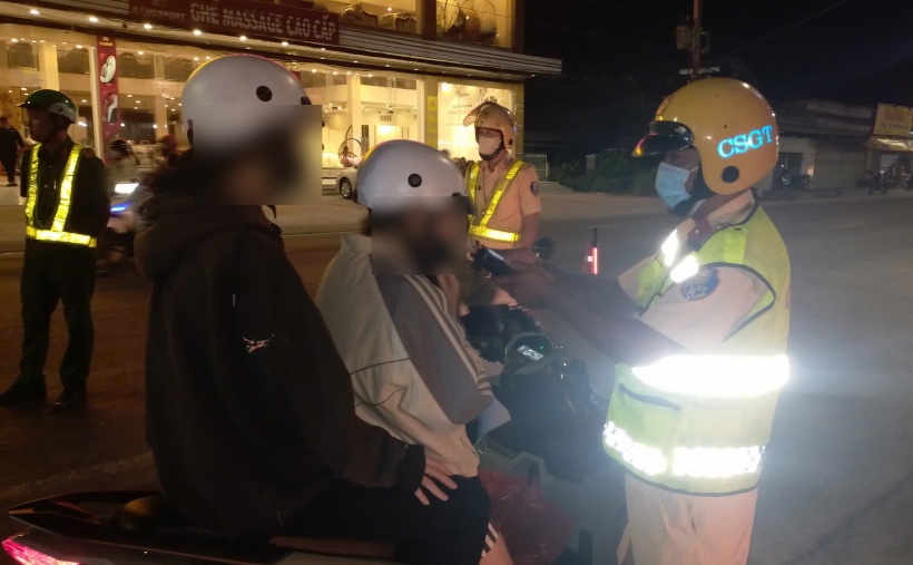 Nhiều xe máy bị tạm giữ ngày nghỉ lễ. Ảnh: Thành Nhân