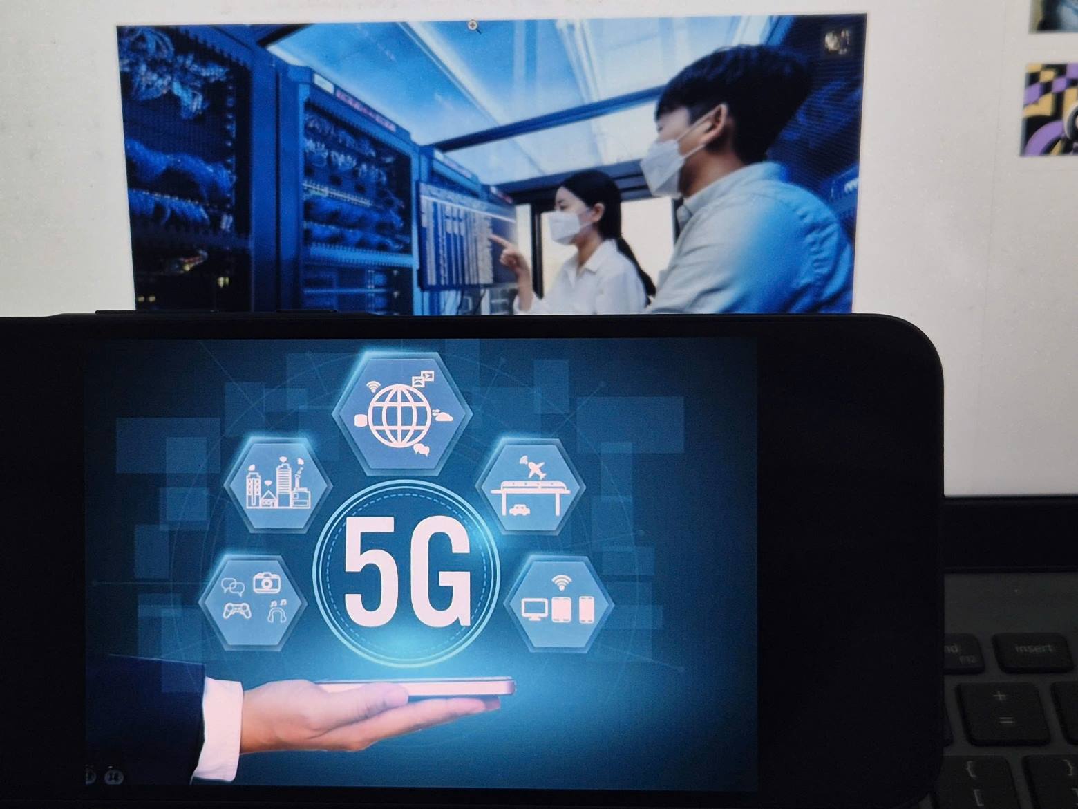 5G là thế hệ mạng di động tiếp theo của 4G, được thiết kế cho phép vạn vật kết nối với nhau, giữa người với người và người với thiết bị. Ảnh: Phan Anh