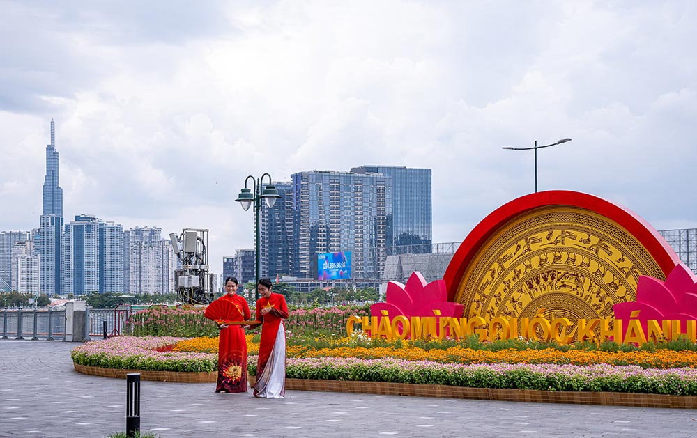 A corner decorated to celebrate National Day September 2 at Bach Dang wharf park (District 1).