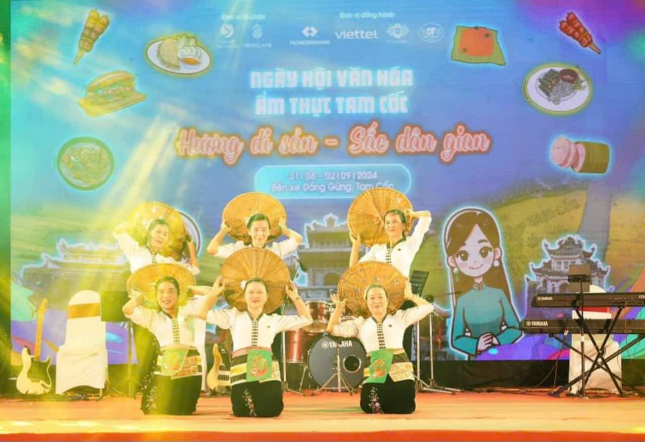 Lễ hội văn hóa ẩm thực Tam Cốc năm 2024 được tổ chức với chủ đề "Hương di sản - Sắc dân gian". Ảnh: Nguyễn Trường