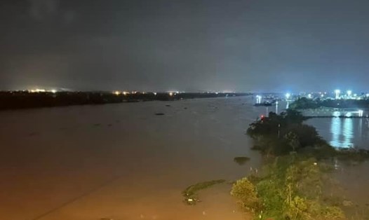 Nước sông Thái Bình dâng cao. Ảnh: Beat Hải Dương