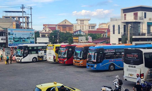 Bến xe khách tại Quảng Bình miễn phí vận chuyển hàng hóa, nhu yếu phẩm đến với các tỉnh bị ảnh hưởng do bão, lũ. Ảnh: Công Sáng