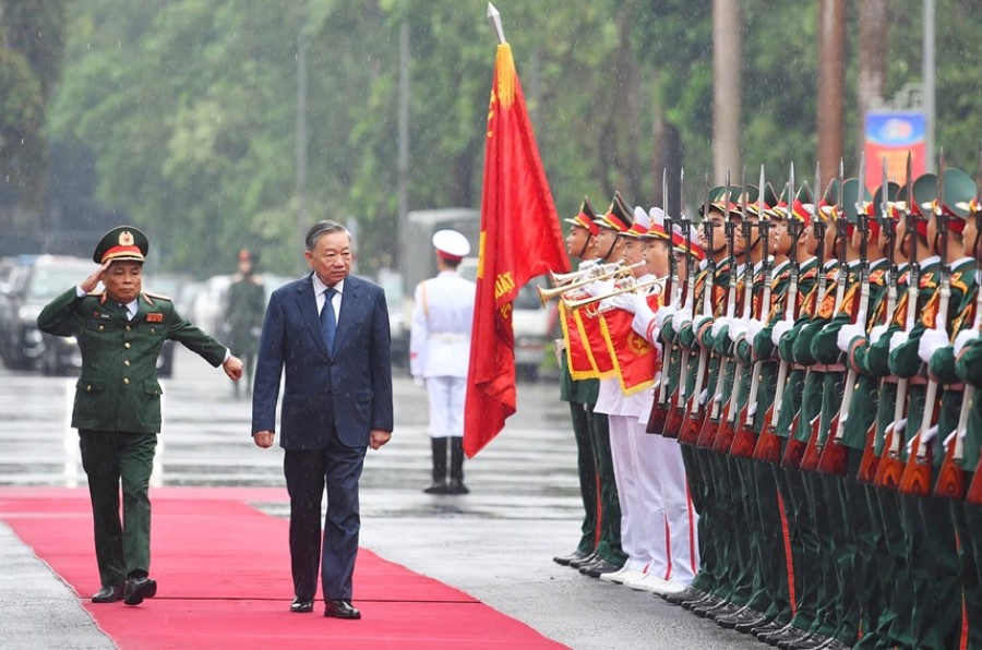 Tổng Bí thư, Chủ tịch nước Tô Lâm duyệt đội danh dự. Ảnh: Trọng Hải