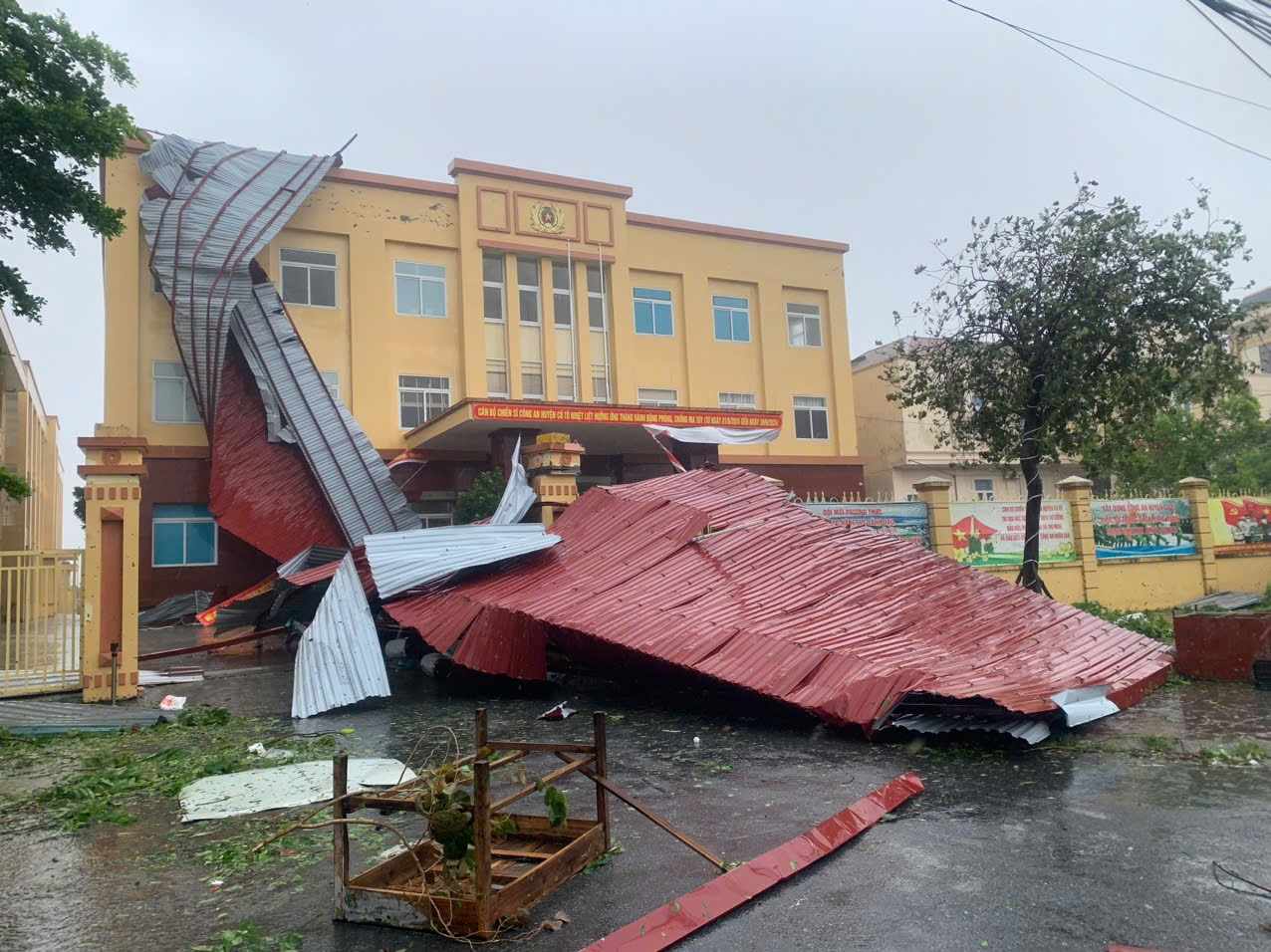 Many schools and houses in Co To had their roofs blown off. Photo: Thu Bau