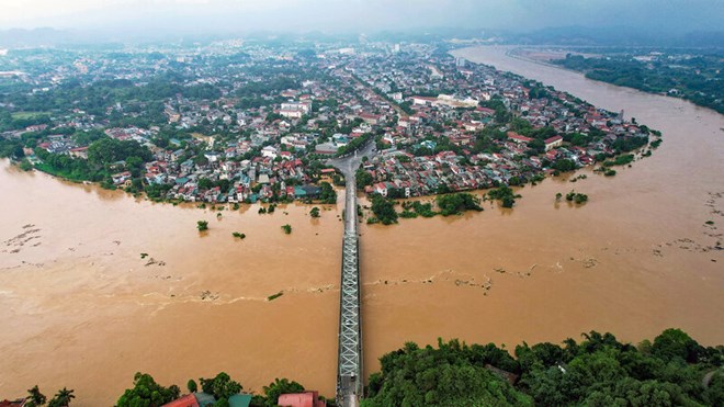 The Thao River floodwaters rose, Yen Bai was submerged in water. Photo: T.Bui
