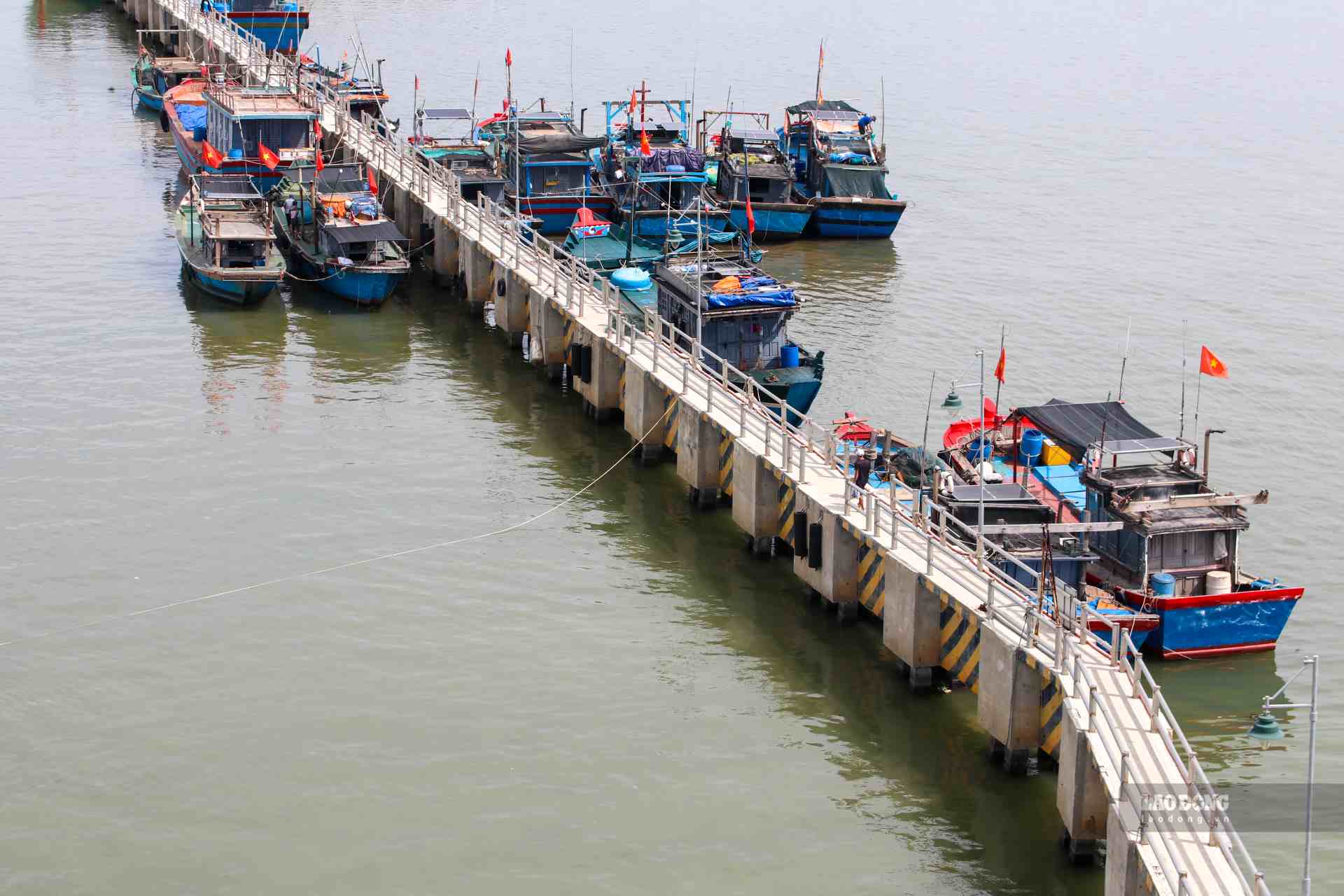 According to Lao Dong newspaper, at Thuan An port on September 8, there are currently only a few fishing boats anchored at the port, and the port shows no signs of being active.