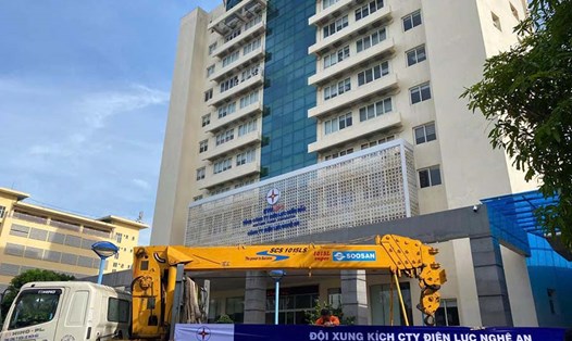 Đội xung kích Điện lực Nghệ An ra quân hỗ trợ các tỉnh phía Bắc. Ảnh: Anh Tuấn