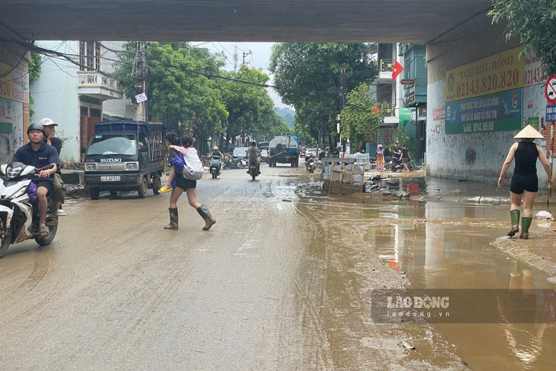 After 3 days of floods (September 7-10), Lao Cai province had 23 deaths, 11 missing people and 21 injured people.