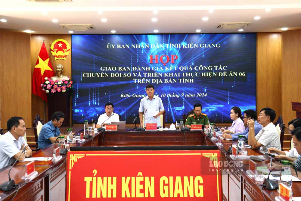 Ông Nguyễn Lưu Trung - Phó Chủ tịch UBND tỉnh Kiên Giang phát biểu tại cuộc họp. Ảnh: Ngọc Mai