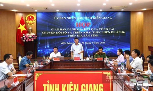 Ông Nguyễn Lưu Trung - Phó Chủ tịch UBND tỉnh Kiên Giang phát biểu tại cuộc họp. Ảnh: Ngọc Mai