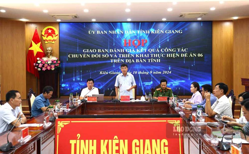 Ông Nguyễn Lưu Trung - Phó Chủ tịch UBND tỉnh Kiên Giang phát biểu tại cuộc họp. Ảnh: Ngọc Mai