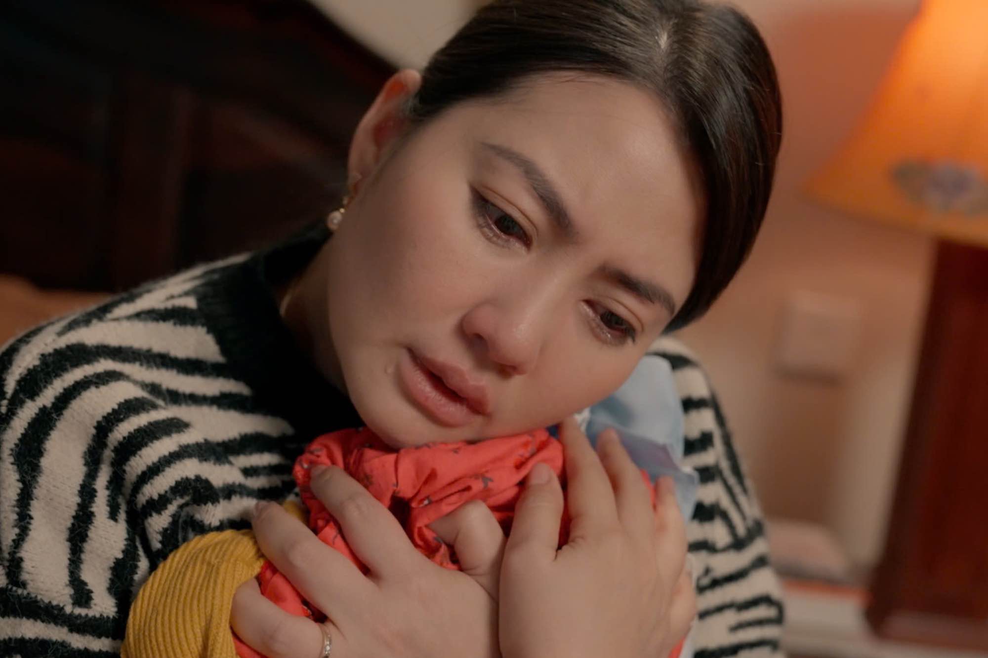 Ngọc Lan thủ vai Ánh Dương trong phim "Hạnh phúc bị đánh cắp". Ảnh: NSX