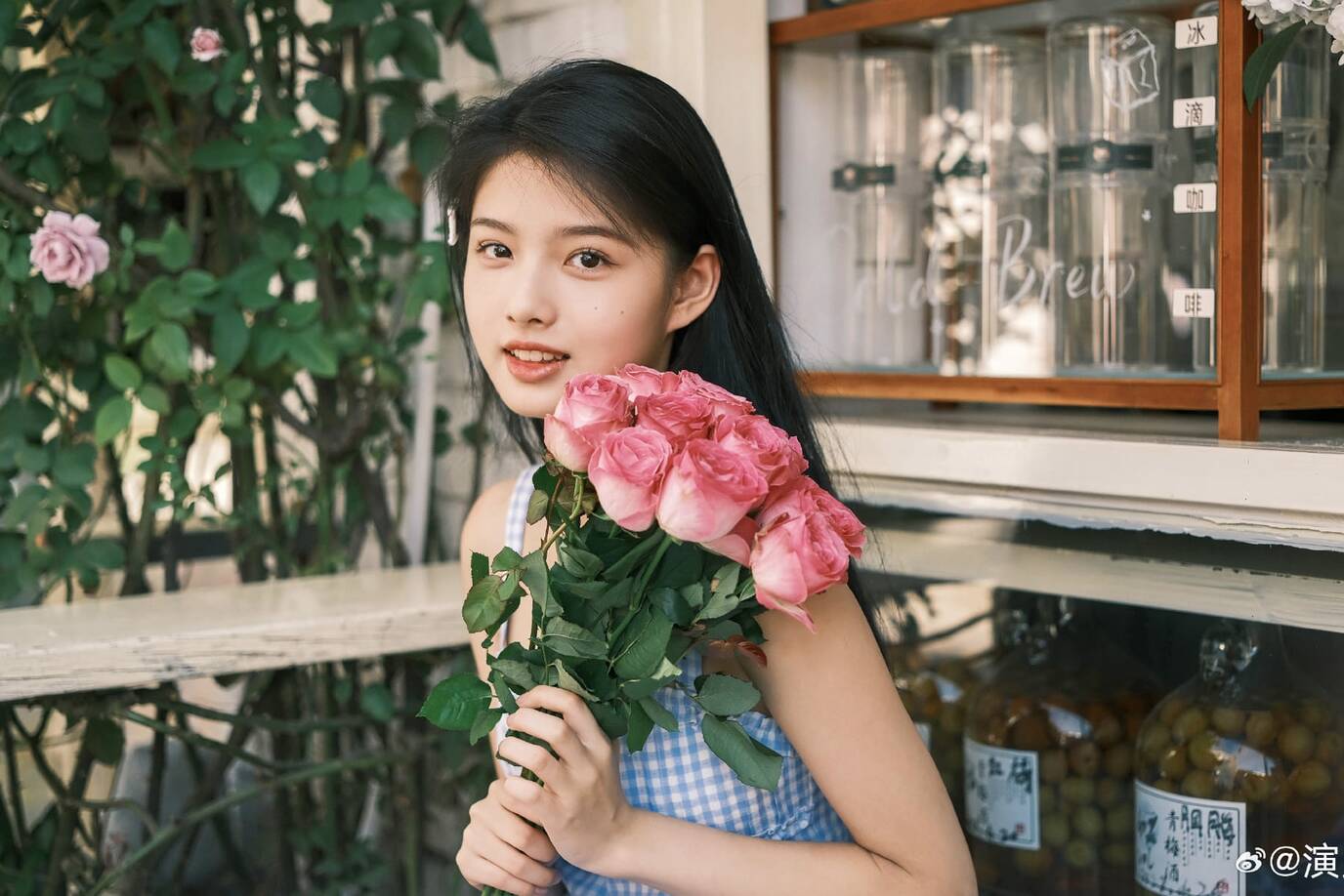 Nữ diễn viên Trung Quốc Ngải Mễ. Ảnh: Weibo