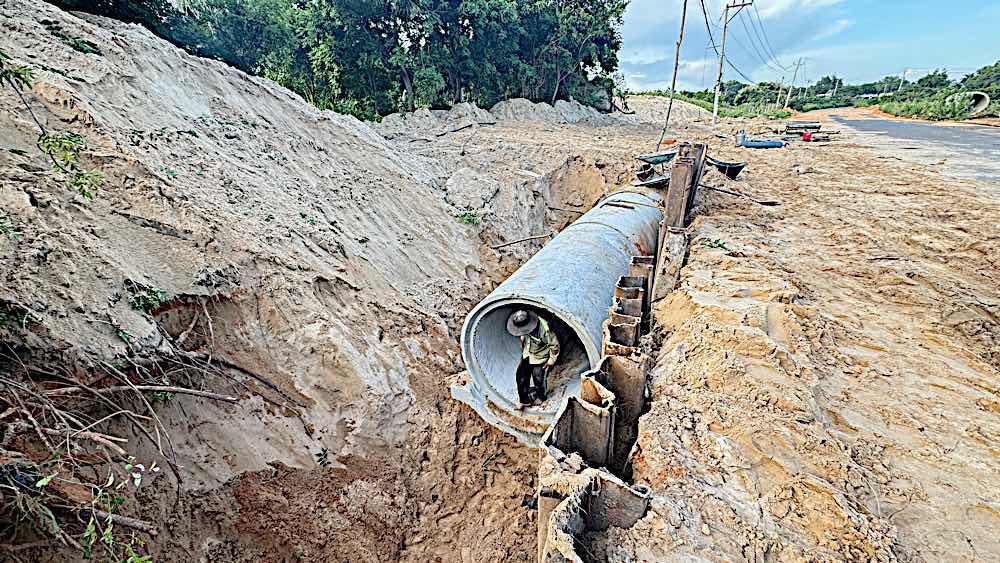 A section of the sewer has been installed. Photo: Duy Tuan