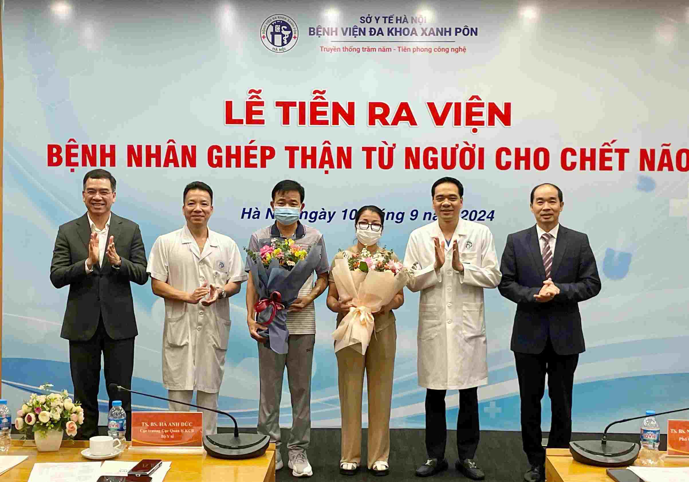 Hai bệnh nhân được ghép tạng từ người cho chết não đã được xuất viện. Ảnh: Thanh Hải