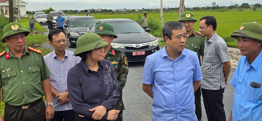 Thai Binh Provincial Party Committee Secretary requested to immediately issue and purchase supplies if needed. Photo: Trung Du