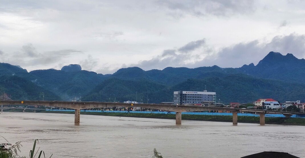 The water level downstream of the Hydropower Plant is rising. Photo: Dang Tinh