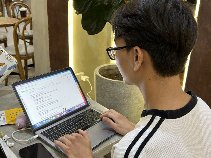 Mua lượt like, follow và mắt xem ảo trên mạng xã hội Facebook, Tiktok nhưng lại trở thành nạn nhân của kẻ lừa đảo. Ảnh: Lương Hạnh