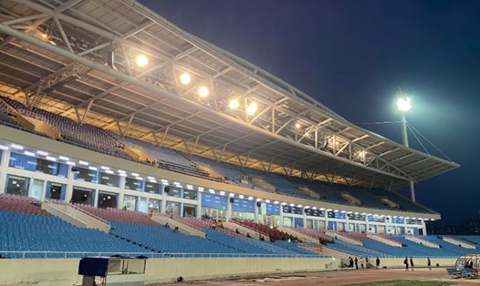 Sân Mỹ Đình thưa thớt khán giả trận tuyển Việt Nam gặp Thái Lan. Ảnh: Minh Dân