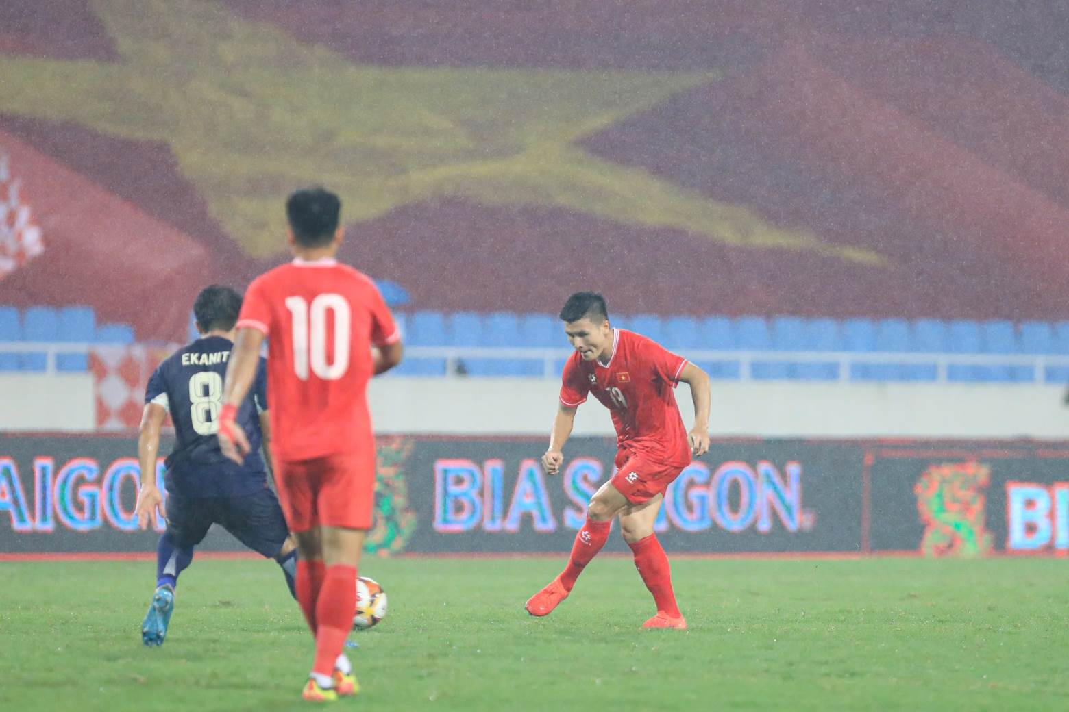 Khep lai giai giao huu tam hung, tuyen Viet Nam thua ca 2 tran, truoc Nga (0-3) va Thai Lan (1-2).