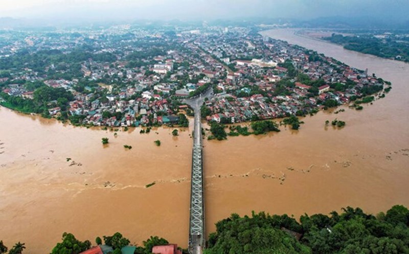 Lũ sông Thao dâng cao, vượt mốc lịch sử năm 1968. Ảnh: T.Bùi