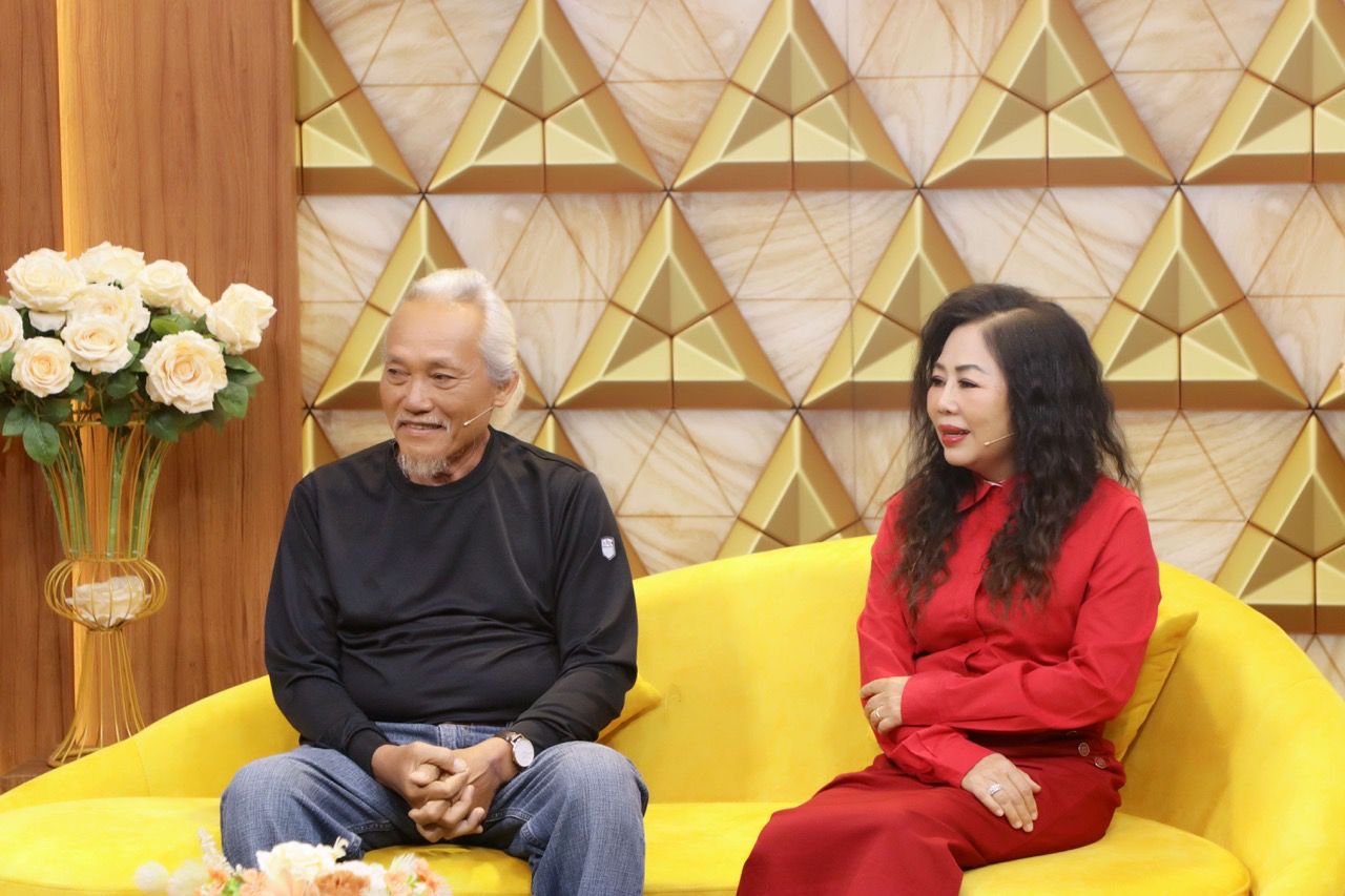 Vợ chồng ông Cẩm tại Thuận vợ thuận chồng. Ảnh: NSX.