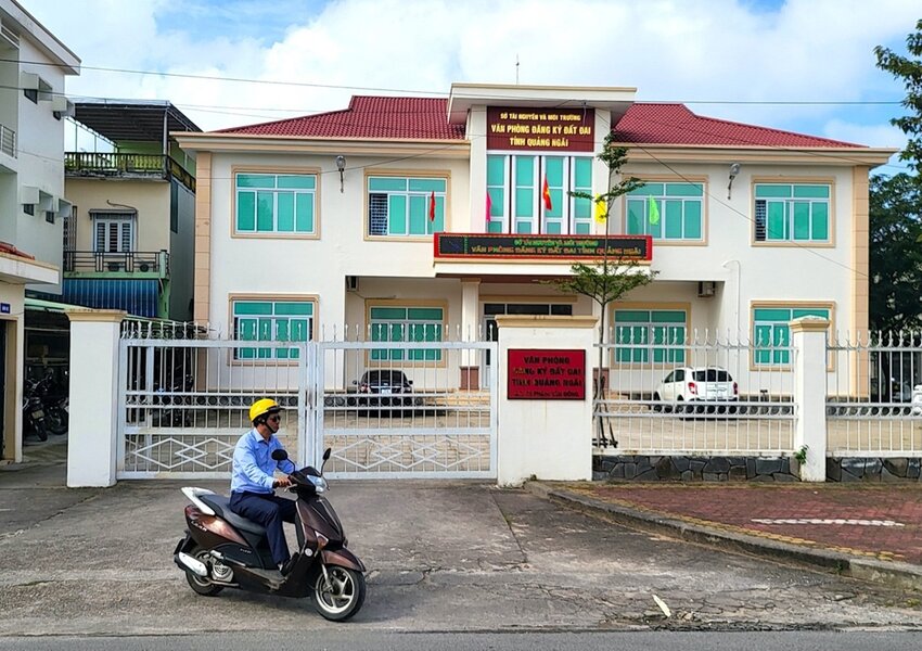Văn phòng đăng ký đất đai tỉnh Quảng Ngãi. Ảnh: Viên Nguyễn