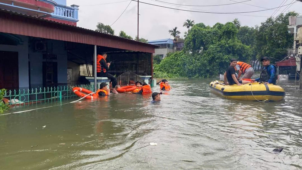 Nhieu khu vuc o thanh pho Yen Bai van ngap sau. Anh: Bao Nguyen