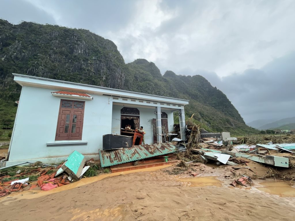 Nhà của một gia đình người dân ở thôn Đá Trắng, xã Thống Nhất, TP Hạ Long, tỉnh Quảng Ninh bị mưa bão tàn phá. Ảnh: Minh Đức