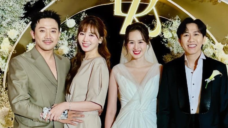 Vợ chồng Trấn Thành đến mừng ngày cưới của Anh Đức. Ảnh: Facebook nhân vật