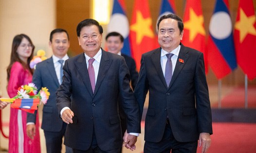 Chủ tịch Quốc hội Trần Thanh Mẫn và Tổng Bí thư, Chủ tịch nước Lào Thongloun Sisoulith. Ảnh: Quochoi.vn