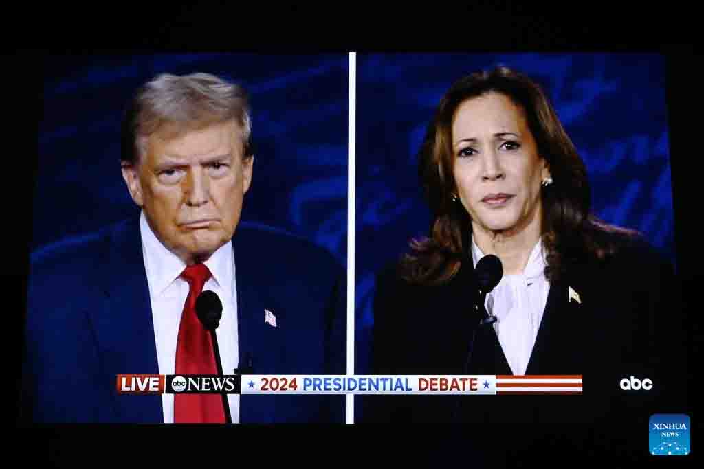 Cuộc tranh luận trực tiếp giữa bà Kamala Harris và ông Donald Trump. Ảnh: Xinhua