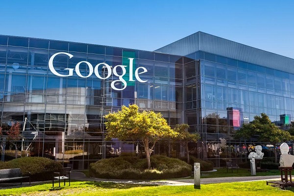 Google vướng thêm rắc rối pháp lý mới từ EU về AI. Ảnh: AFP