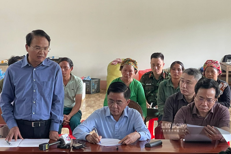 Bi thu Tinh uy Lao Cai Dang Xuan Phong cho biet: “Hien nay da tim thay 43 thi the, 46 nguoi duoc xac dinh an toan, 17 nguoi bi thuong dang dieu tri. Luc luong chuc nang dang tich cuc tim kiem 52 nguoi mat tich con lai o thon Lang Nu. Nhung kha nang tim thay nguoi song gan nhu khong co. Tinh dang sap xep, bo tri lam khu tai dinh cu de ba con som vuot qua mat mat, on dinh cuoc song“.