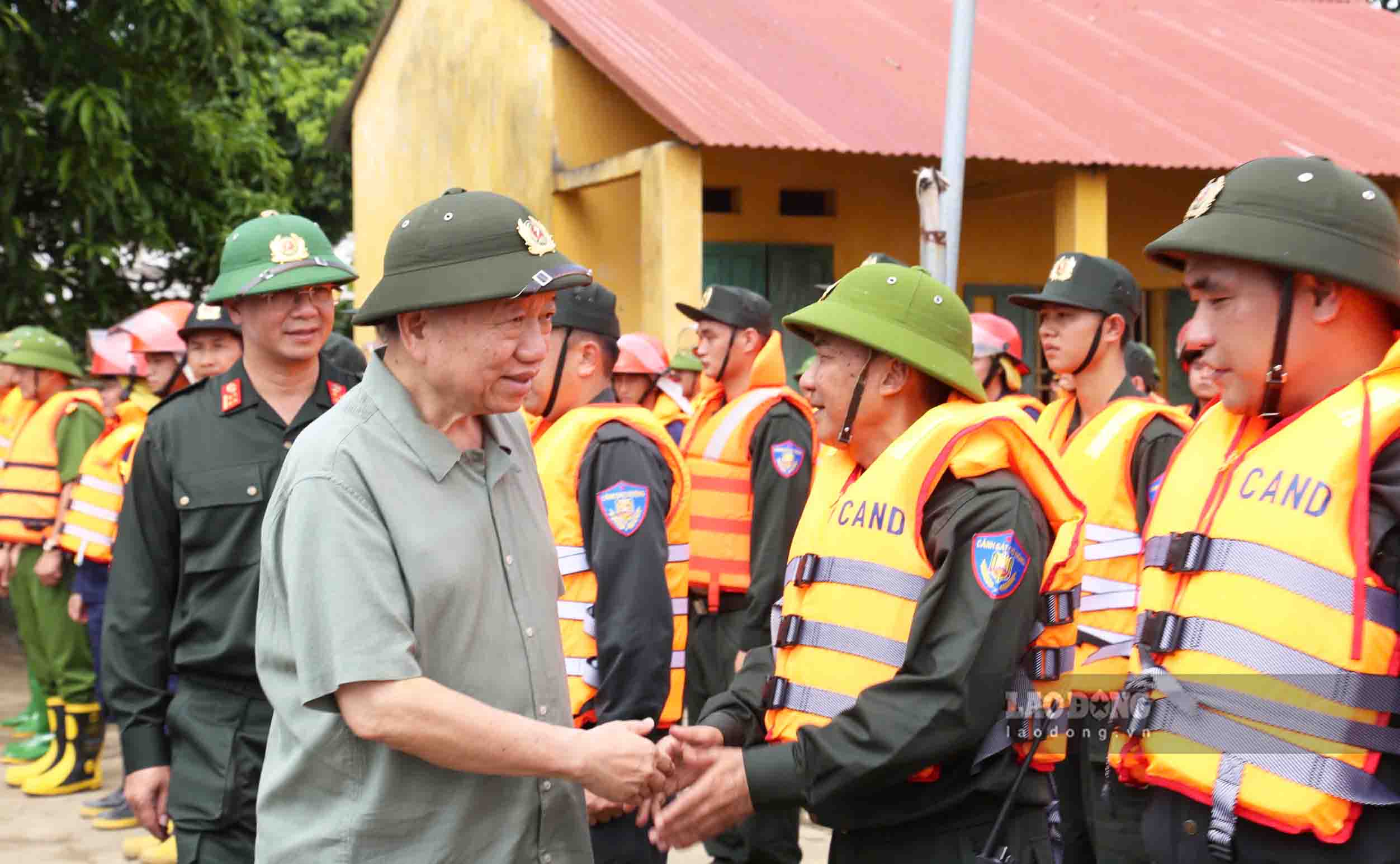 Tổng Bí thư, Chủ tịch nước Tô Lâm kiểm tra công tác sẵn sàng ứng phó với sự cố thiên tai của các lực lượng tỉnh Tuyên Quang.