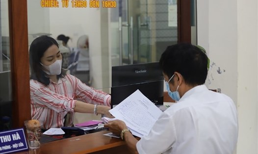 Người lao động khi đủ tuổi nghỉ hưu có quyền đơn phương chấm dứt hợp đồng lao động mà không cần báo trước, trừ trường hợp các bên có thỏa thuận khác. Ảnh: Phạm Đông