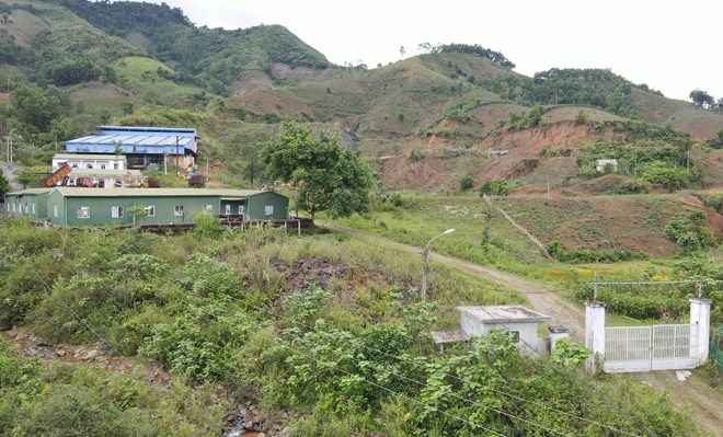 Mỏ vàng A Pey A vẫn chưa hoàn tất các thủ tục đóng cửa mỏ, bàn giao đất lại cho địa phương sau 6 năm hết hạn khai thác. Ảnh: Hưng Thơ.