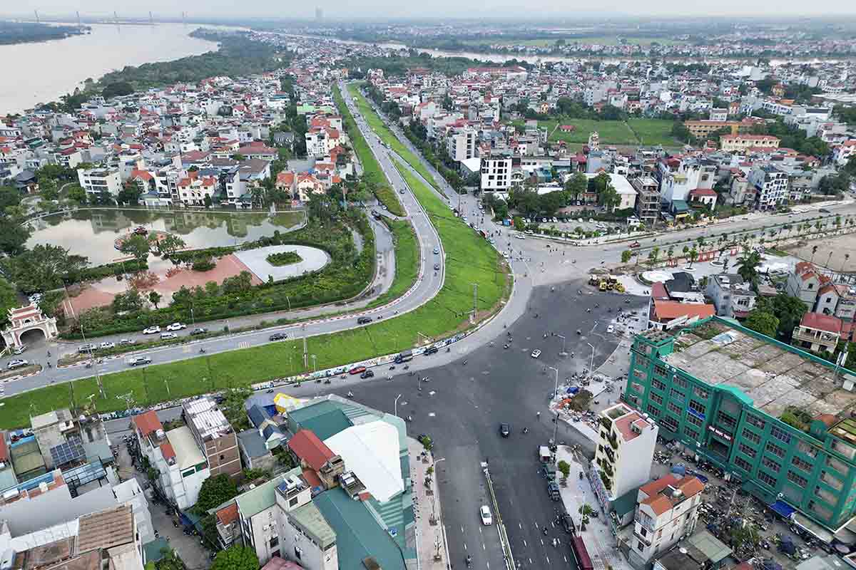 Điểm cuối tuyến đường nối thông với tuyến đường Ngọc Thuỵ, tạo thành trục giao thông thông suốt kết nối 