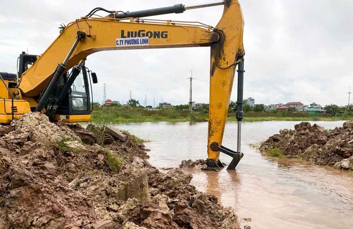 Sau chỉ đạo của lãnh đạo tỉnh Bắc Ninh, chiều 11.9, nhà thầu đã cơ bản hoàn thành việc đào thông kênh tiêu 