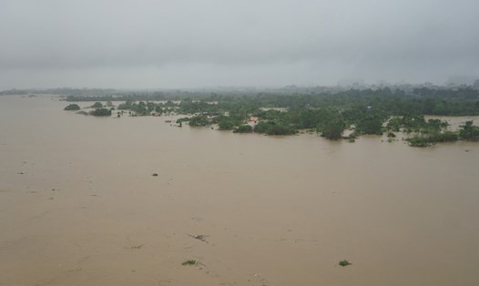 Hà Nội lệnh rút báo động lũ cấp 2 trên sông Hồng. Ảnh: Bùi Thơm