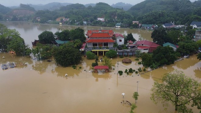 3.500 nhà dân ở phố núi Yên Bái chìm trong nước lũ do ảnh hưởng của bão số 3. Ảnh: Bảo Nguyên