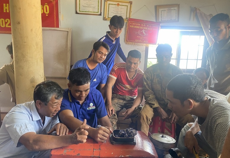 Agricultural machinery repair training class in Ea Ho commune (Krong Nang district, Dak Lak province). Photo: Mai Sao