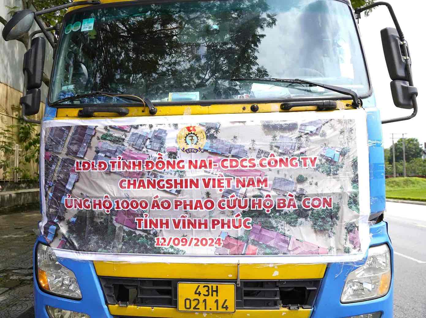 1.000 áo phao từ công đoàn ở Đồng Nai ủng hộ người dân miền Bắc chịu ảnh hưởng của lũ lụt. Ảnh: CĐCS Công ty TNHH Chang Shin Việt Nam