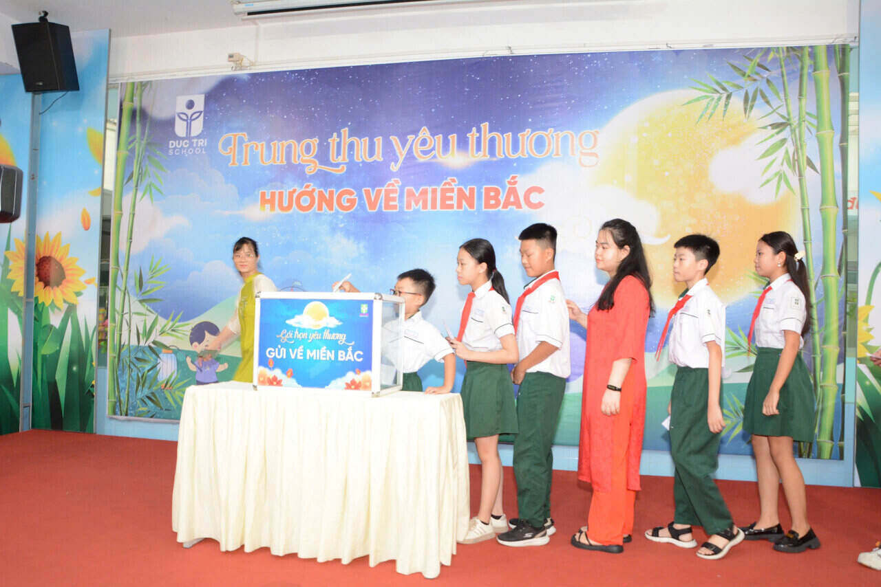 Chương trình "Trung thu yêu thương - Hướng về miền Bắc". Ảnh: Mai Hương